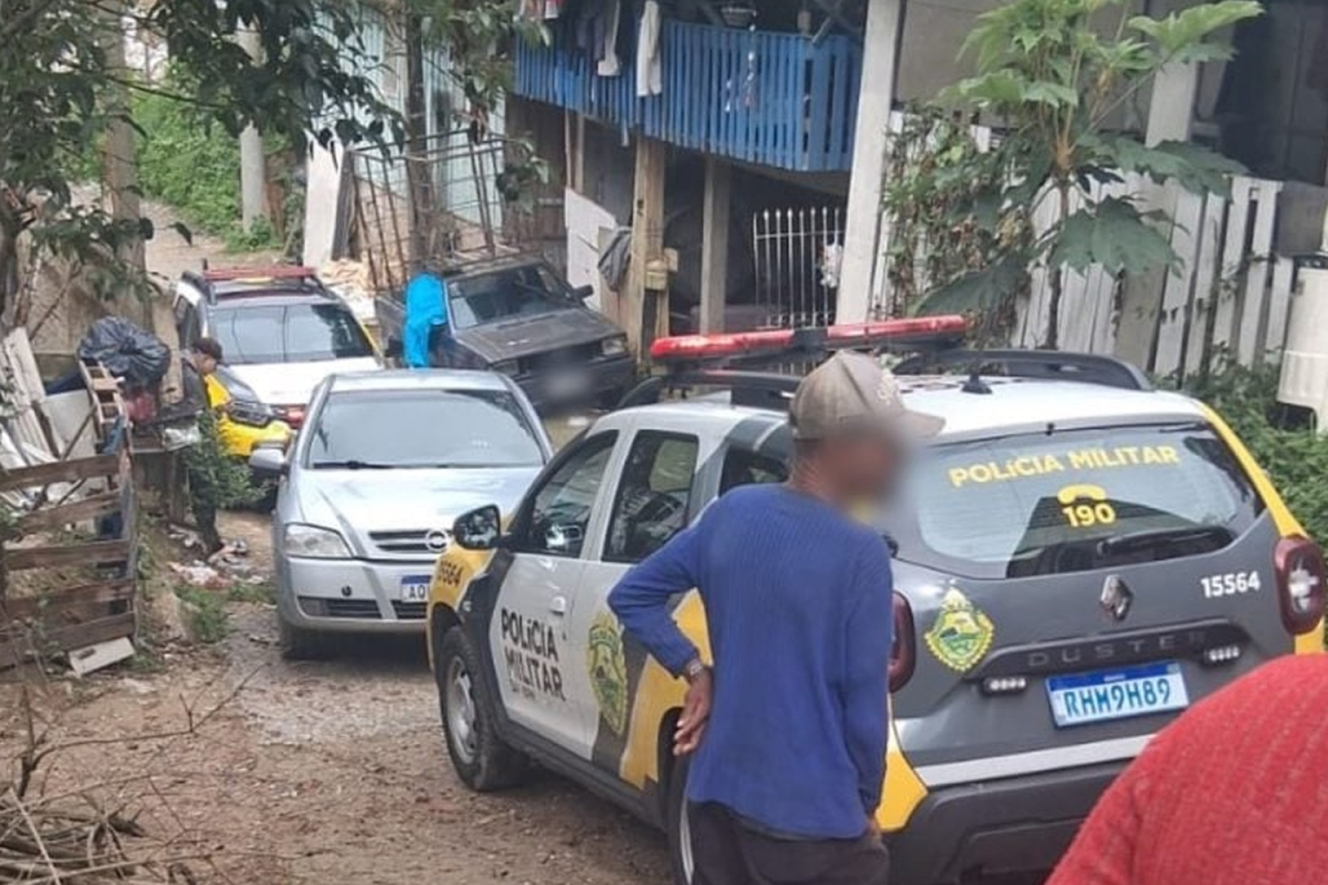 Pai executado a tiros na frente da filha (PE)